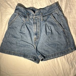 Levi’s High-Waisted Shorts Size 27